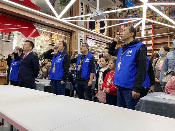 墙上签字2020年10月1日在甘肃兰州七里河进行了火热的"魔方段位认证"